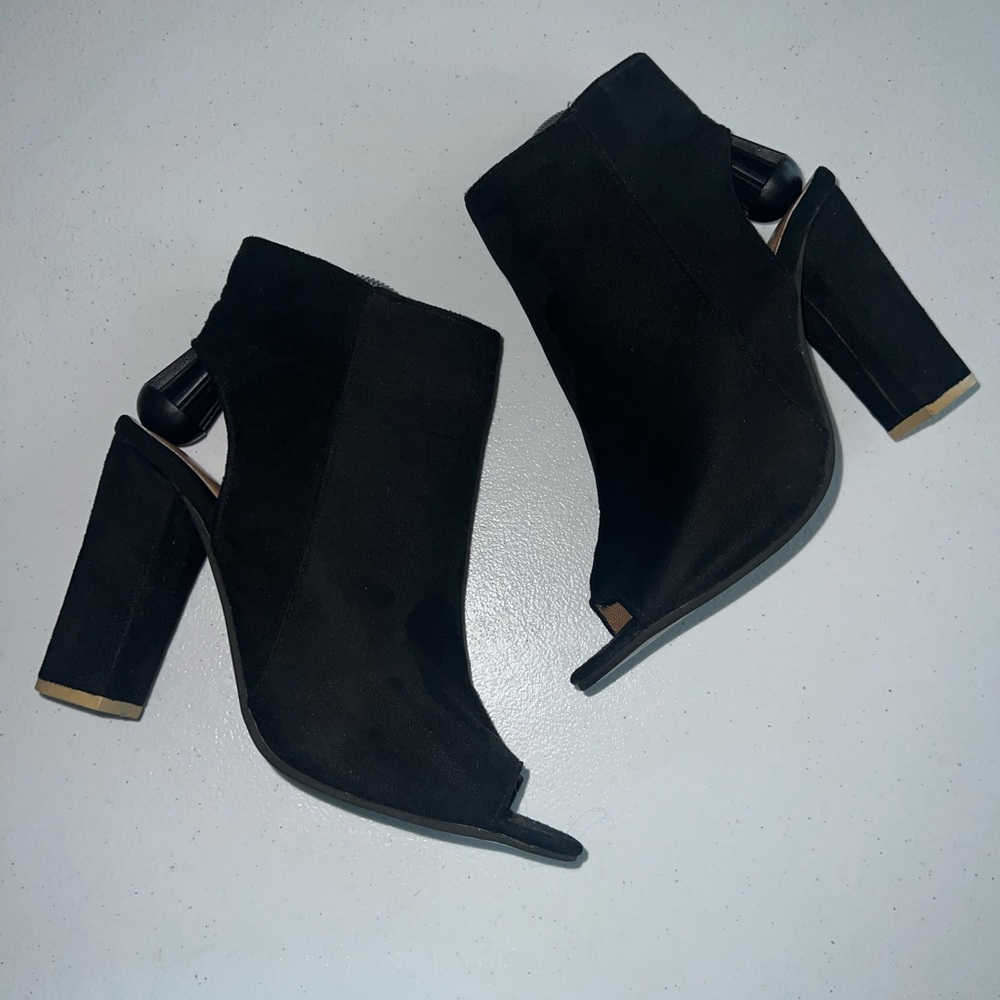 Vero Cuoio Black Peep Toe Block Heel Booties Heels Size 8 (250) Shoes suede